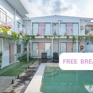  Albergue Surf Boutique Backpackers - Free Breakfast
